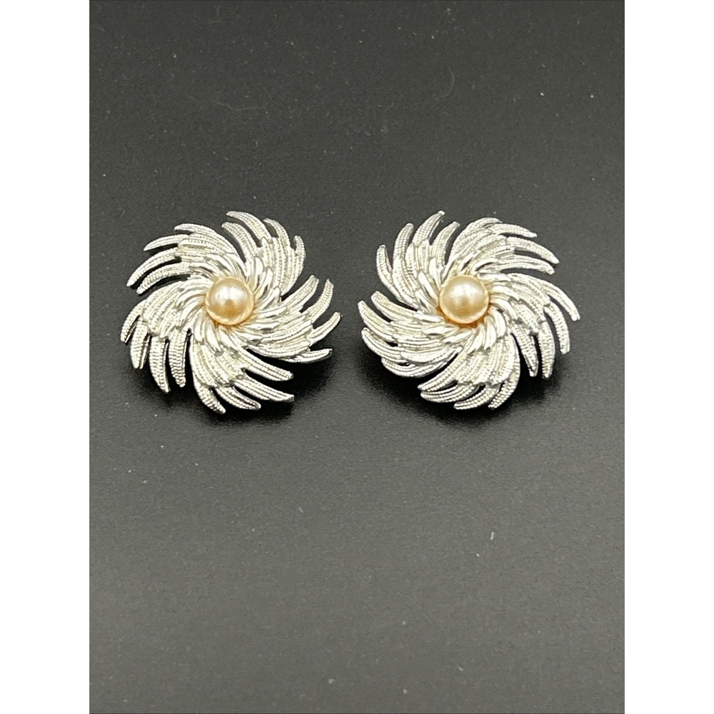 Vtg Sarah Coventry Silver Tone Pinwheel Textured Clip Earrings